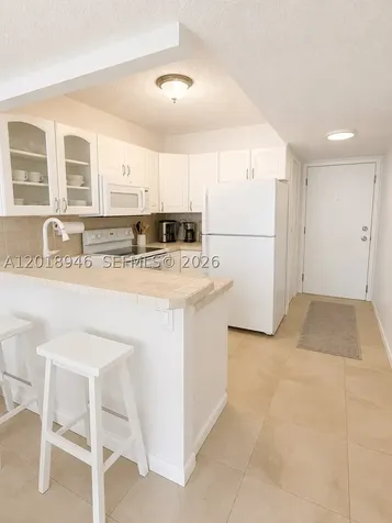 2924 Collins Avenue Miami Beach FL 33140