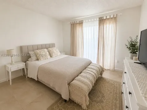 2924 Collins Avenue Miami Beach FL 33140