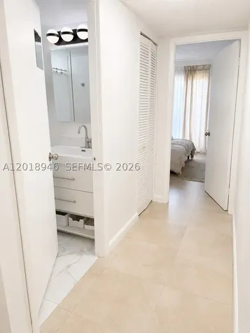 2924 Collins Avenue Miami Beach FL 33140