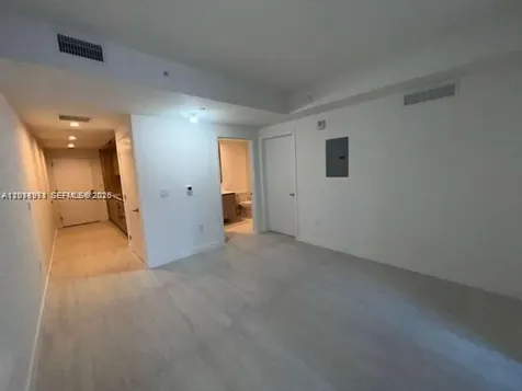 77 SE 5th Street Miami FL 33131