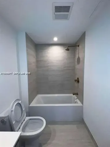 77 SE 5th Street Miami FL 33131