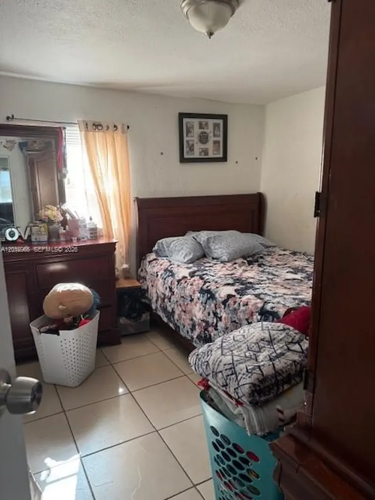 5328 SW 18th Street Hollywood FL 33023
