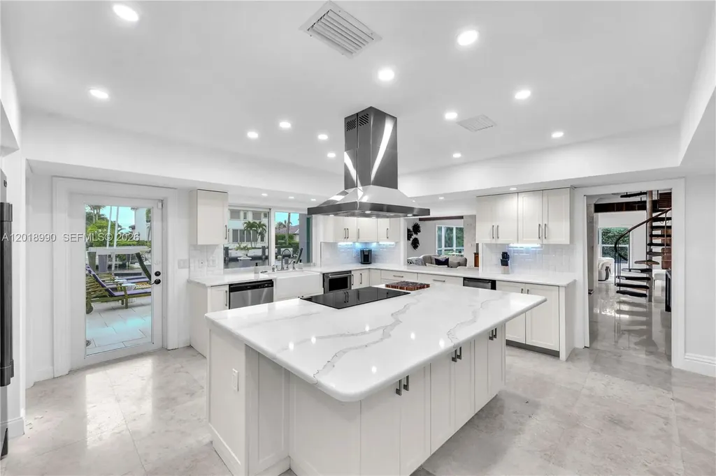 4440 NE 23rd Avenue Lighthouse Point FL 33064