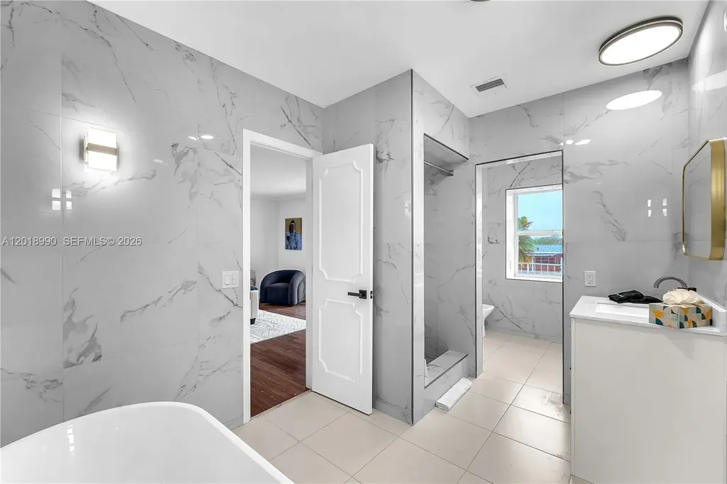 4440 NE 23rd Avenue Lighthouse Point FL 33064