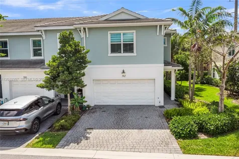 582 Parsons Way Deerfield Beach FL 33442