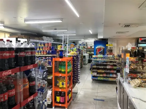 5085 NW 7th Street Miami FL 33126