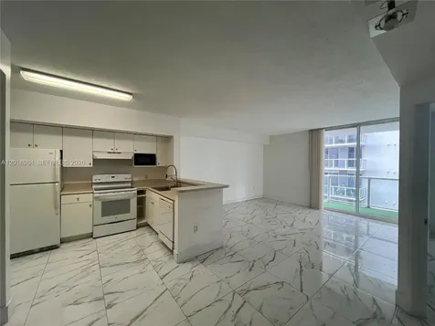 5085 NW 7th Street Miami FL 33126