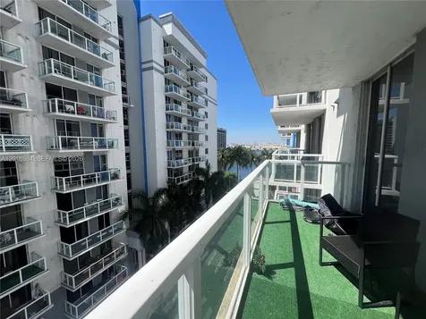 5085 NW 7th Street Miami FL 33126