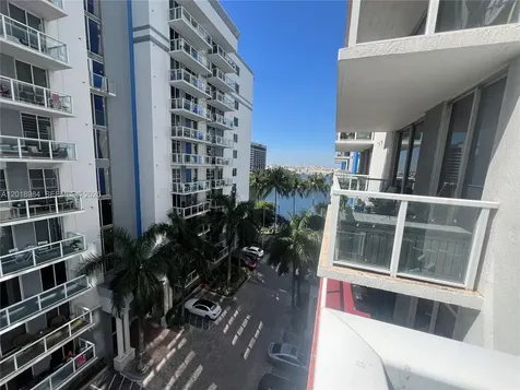 5085 NW 7th Street Miami FL 33126