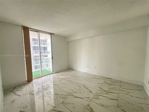5085 NW 7th Street Miami FL 33126