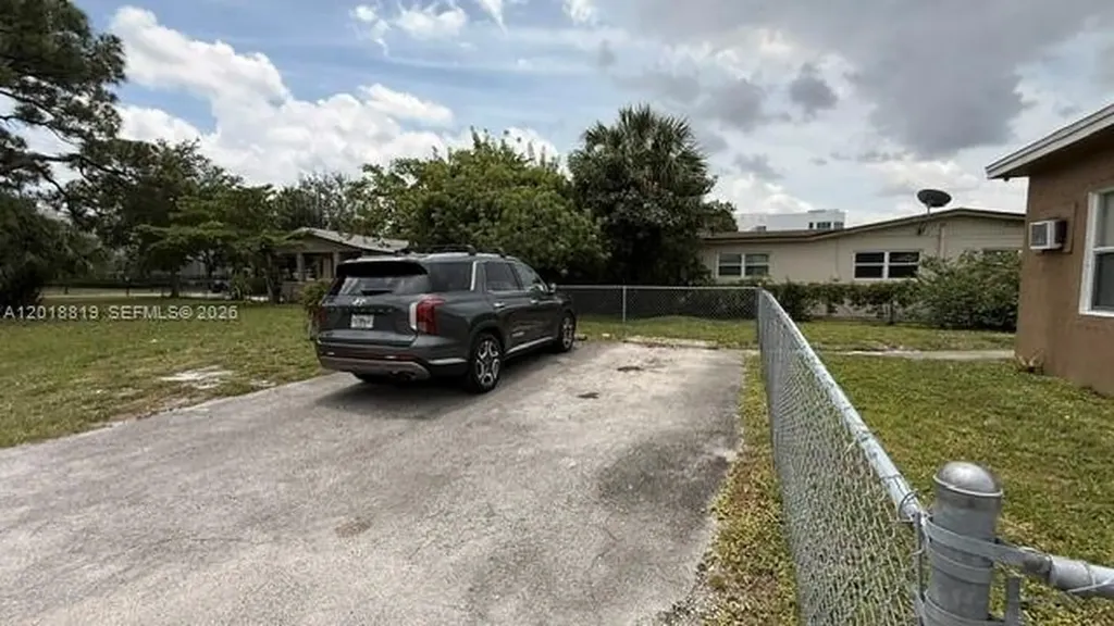 646 NW 14th Terrace Fort Lauderdale FL 33311