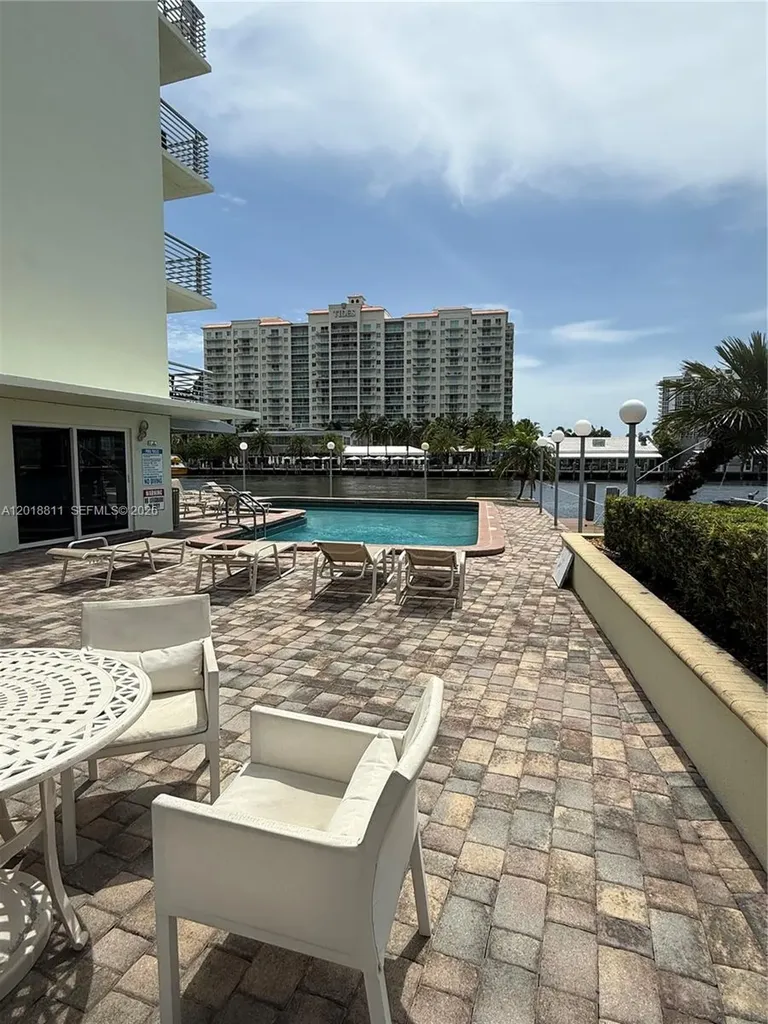 2900 NE 30th Street Fort Lauderdale FL 33306