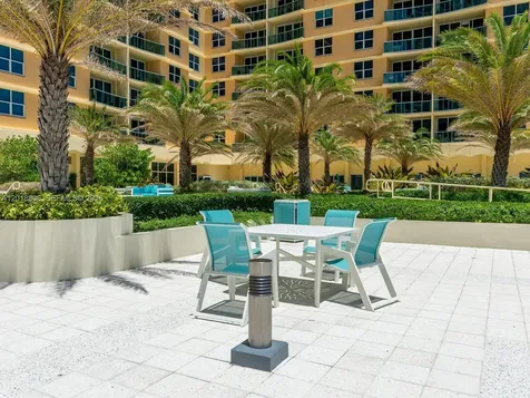 2501 S Ocean Drive Hollywood FL 33019