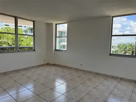 6039 Collins Avenue Miami Beach FL 33140