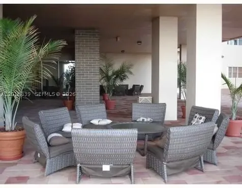 6039 Collins Avenue Miami Beach FL 33140