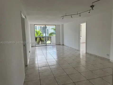 6039 Collins Avenue Miami Beach FL 33140