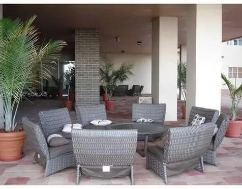 6039 Collins Avenue Miami Beach FL 33140