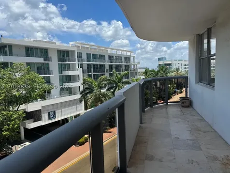 6039 Collins Avenue Miami Beach FL 33140