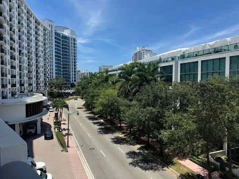 6039 Collins Avenue Miami Beach FL 33140
