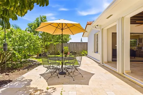 8922 SW 10th Terrace Miami FL 33174