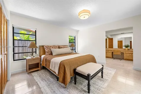 8922 SW 10th Terrace Miami FL 33174