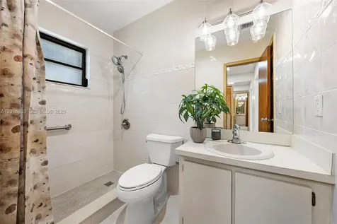 8922 SW 10th Terrace Miami FL 33174