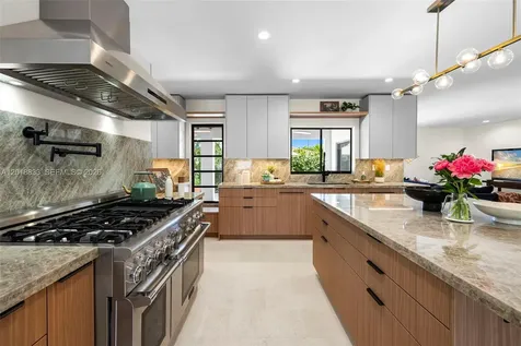 8922 SW 10th Terrace Miami FL 33174