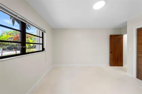 8922 SW 10th Terrace Miami FL 33174