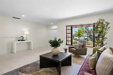 8922 SW 10th Terrace Miami FL 33174