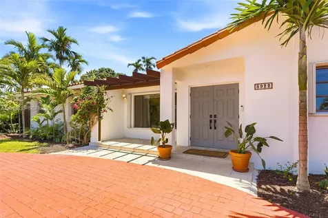 8922 SW 10th Terrace Miami FL 33174
