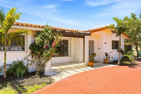 8922 SW 10th Terrace Miami FL 33174