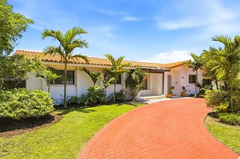8922 SW 10th Terrace Miami FL 33174