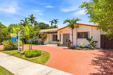 8922 SW 10th Terrace Miami FL 33174