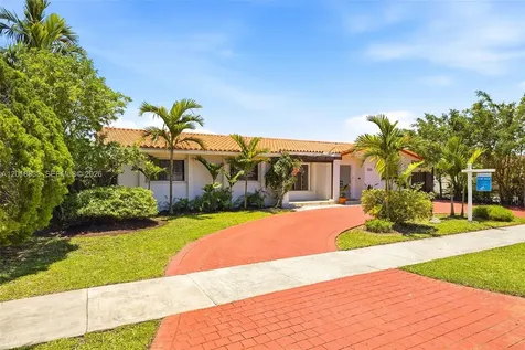 8922 SW 10th Terrace Miami FL 33174