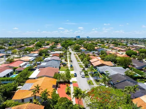 8922 SW 10th Terrace Miami FL 33174