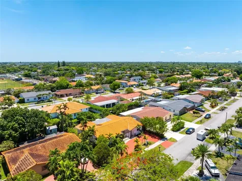 8922 SW 10th Terrace Miami FL 33174