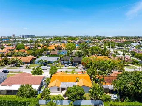 8922 SW 10th Terrace Miami FL 33174