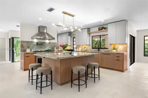 8922 SW 10th Terrace Miami FL 33174