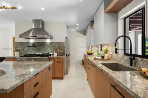8922 SW 10th Terrace Miami FL 33174
