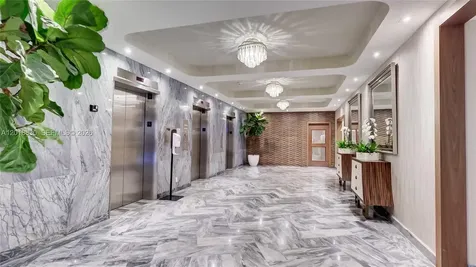 5401 Collins Avenue Miami Beach FL 33140