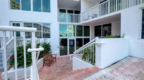 5401 Collins Avenue Miami Beach FL 33140