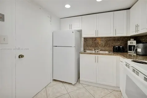 5401 Collins Avenue Miami Beach FL 33140