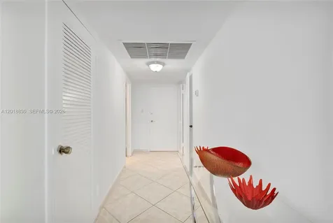 5401 Collins Avenue Miami Beach FL 33140