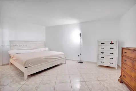 5401 Collins Avenue Miami Beach FL 33140