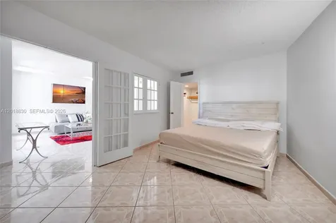 5401 Collins Avenue Miami Beach FL 33140
