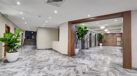5401 Collins Avenue Miami Beach FL 33140