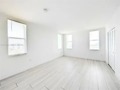 7133 Bay Drive Miami Beach FL 33141
