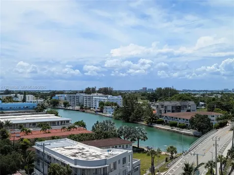 7133 Bay Drive Miami Beach FL 33141