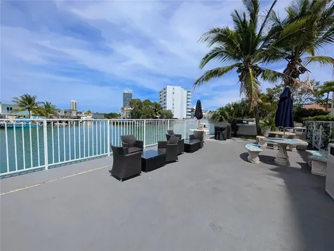 7133 Bay Drive Miami Beach FL 33141