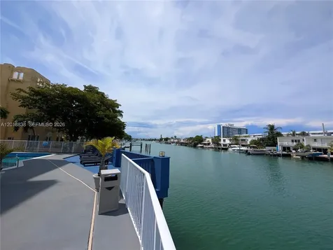 7133 Bay Drive Miami Beach FL 33141